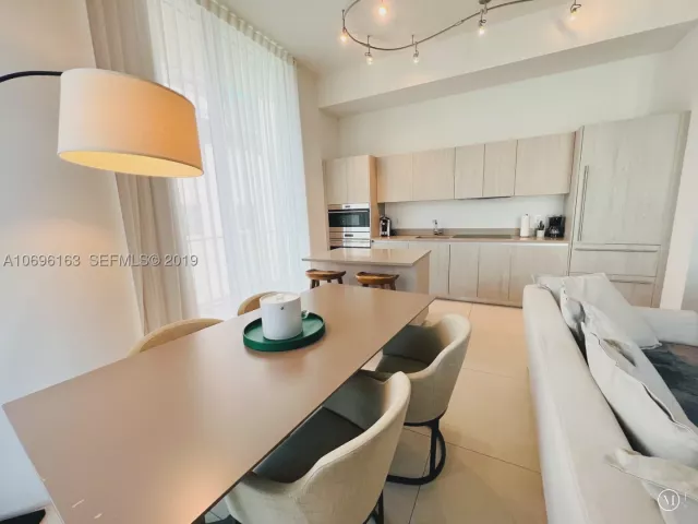 1-bedroom condo for rent in Hollywood - 4111 S OCEAN DR 205 - MondialRealty