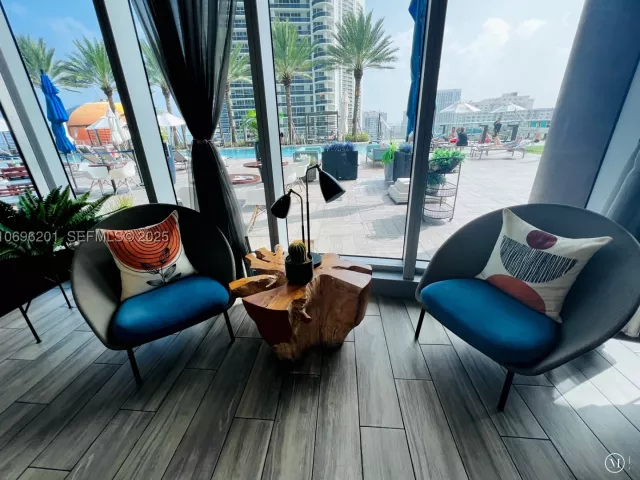 1-bedroom condo for rent in Hollywood - 4111 S OCEAN DR 1107 - MondialRealty
