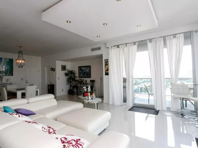 3-bedroom condo for rent in Hollywood - 4001 S Ocean Dr PH2 - MondialRealty
