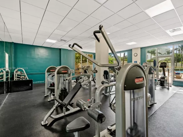 3-bedroom condo for rent in Hollywood - 4001 S Ocean Dr PH2 - MondialRealty