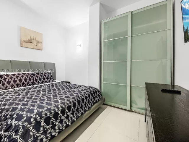 3-bedroom condo for rent in Hollywood - 4001 S Ocean Dr PH2 - MondialRealty