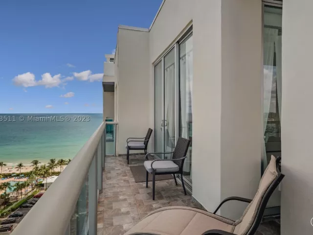 3-bedroom condo for rent in Hollywood - 4001 S Ocean Dr PH2 - MondialRealty