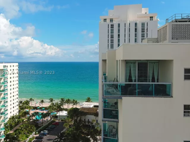 3-bedroom condo for rent in Hollywood - 4001 S Ocean Dr PH2 - MondialRealty