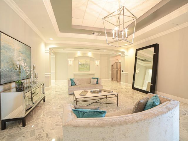 1-bedroom condo for rent in Hollywood - 2501 S OCEAN DR 1221 - MondialRealty