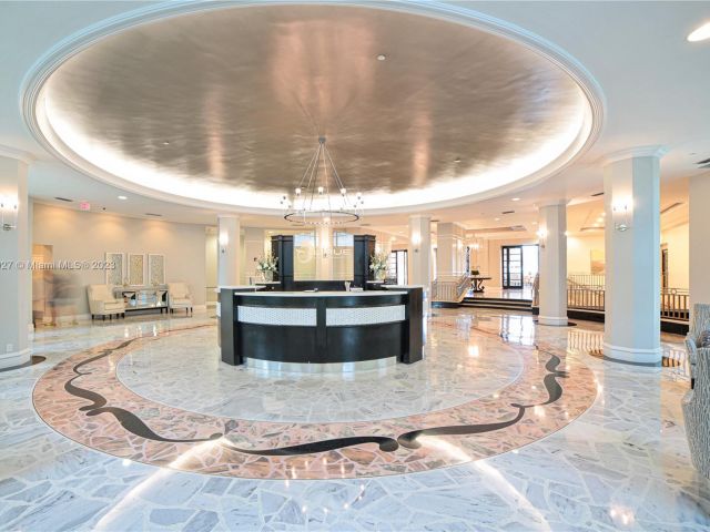 1-bedroom condo for rent in Hollywood - 2501 S OCEAN DR 1221 - MondialRealty