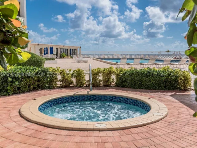 2-bedroom condo for rent in Hollywood - 3505 S Ocean Dr 710 - MondialRealty