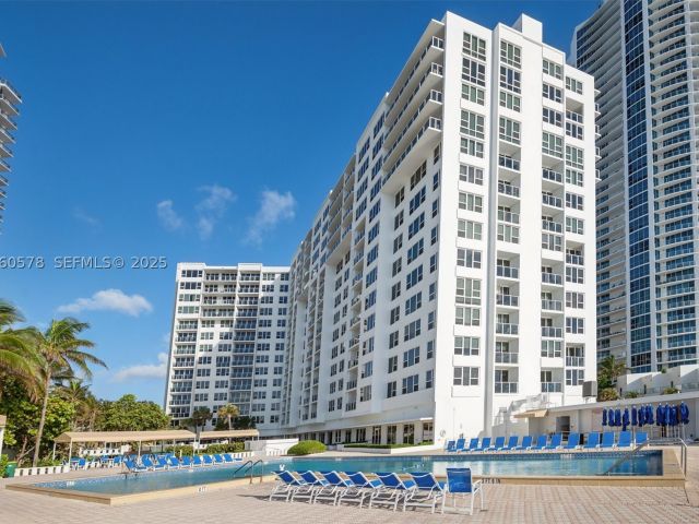 2-bedroom condo for rent in Hollywood - 3505 S Ocean Dr 710 - MondialRealty