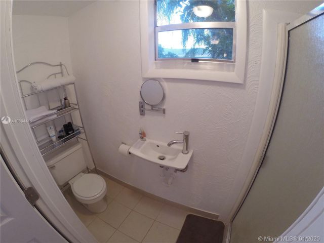 Home for rent at 212 SW 1st Ave - photo 407707