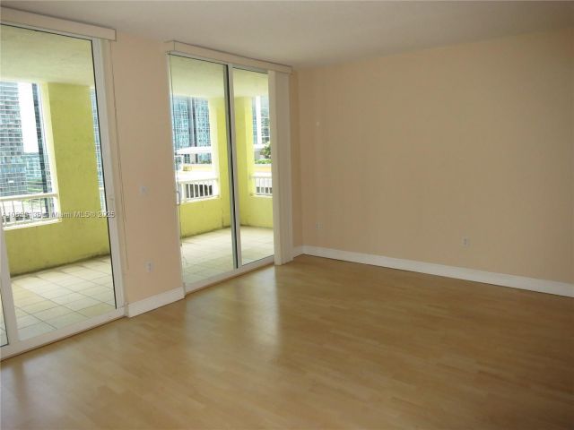 Apartment for sale  Unit #1407 - photo 5541203