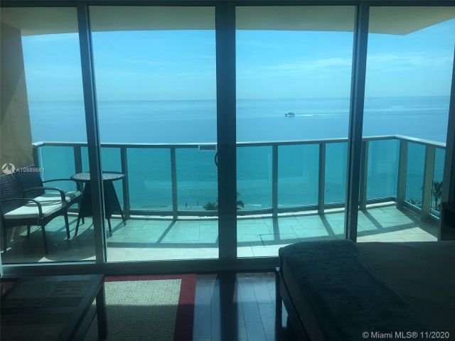 condo for rent in Hollywood - 2501 S OCEAN DR 1224 - MondialRealty