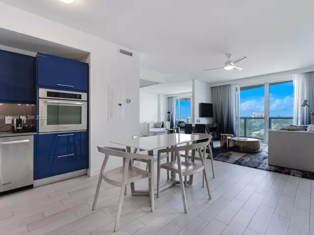 2-bedroom condo for sale in Fort Lauderdale - 3101 Bayshore Dr 1402 - MondialRealty