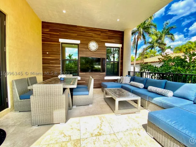 4-bedroom home for rent in Hollywood -  - MondialRealty