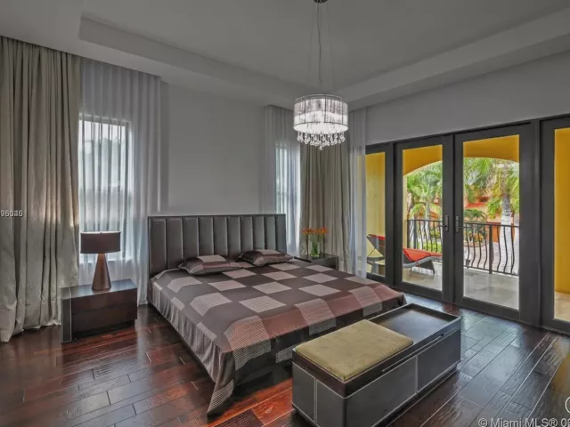 4-bedroom home for rent in Hollywood -  - MondialRealty