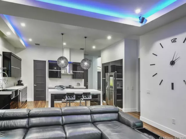 4-bedroom home for rent in Hollywood -  - MondialRealty