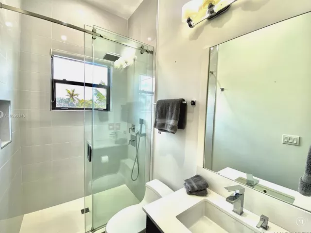 4-bedroom home for rent in Hollywood -  - MondialRealty