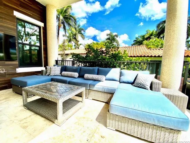 4-bedroom home for rent in Hollywood -  - MondialRealty