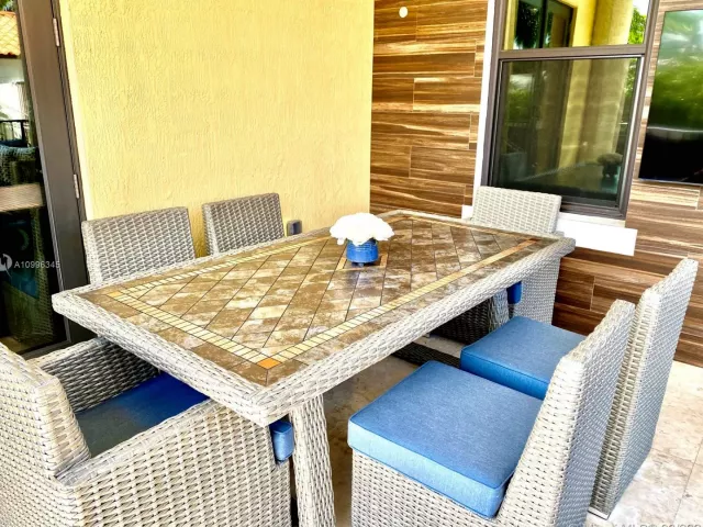 4-bedroom home for rent in Hollywood -  - MondialRealty