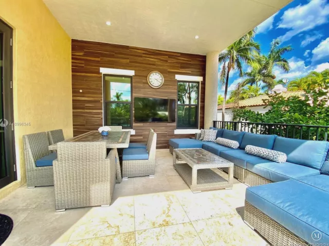 4-bedroom home for rent in Hollywood -  - MondialRealty