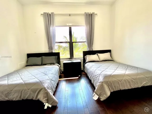 4-bedroom home for rent in Hollywood -  - MondialRealty