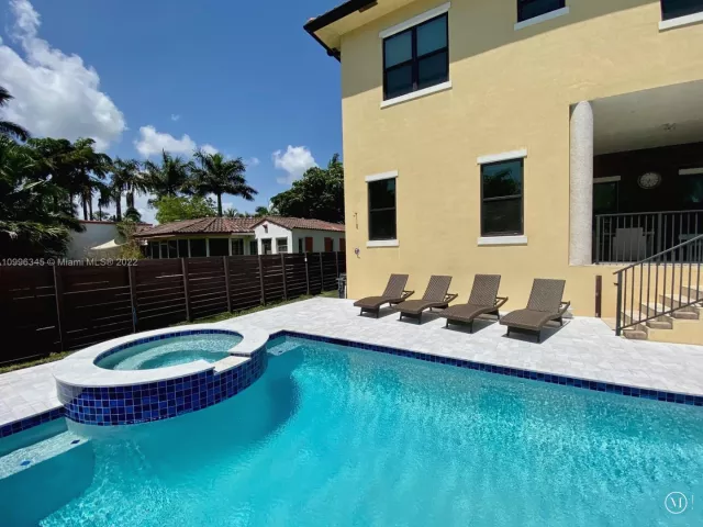 4-bedroom home for rent in Hollywood -  - MondialRealty