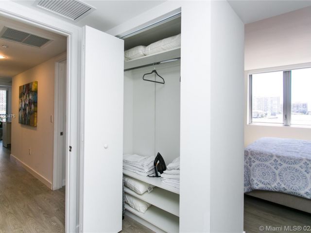 Apartment for rent  Unit #T2002 SEASONAL - photo 1216563