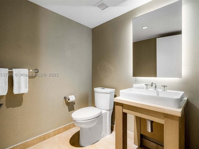 2-bedroom condo for rent in Miami Beach - 102 24th St 1115 - MondialRealty