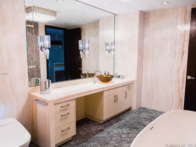 Apartment for sale  Unit #1402 - photo 1542287