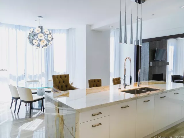 Apartment for sale  Unit #1402 - photo 1542293