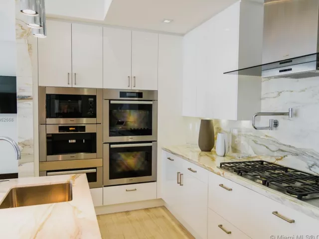 Apartment for sale  Unit #1402 - photo 1542294