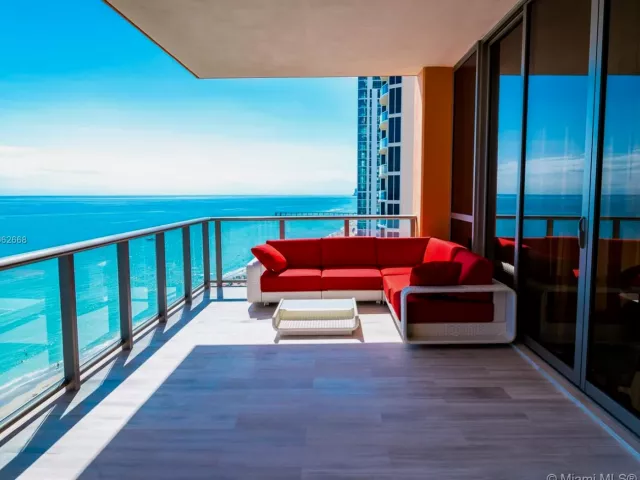 Apartment for sale  Unit #1402 - photo 1542297