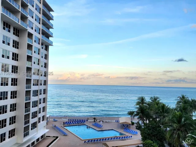 1-bedroom condo for rent in Hollywood - 3505 S Ocean Dr 407 - MondialRealty