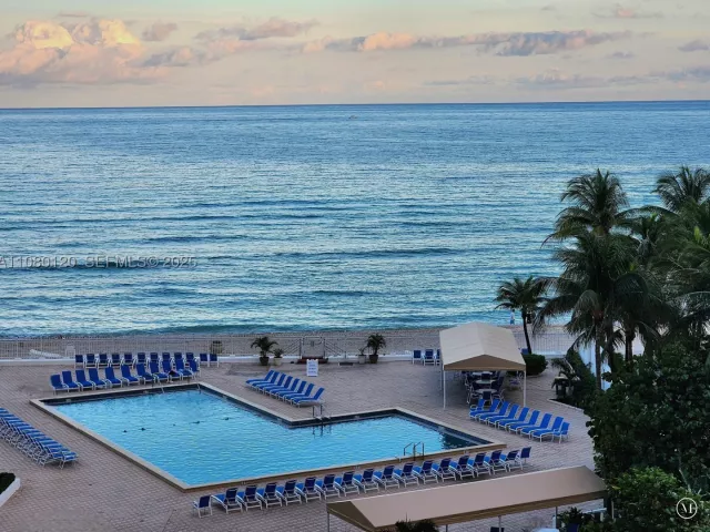 1-bedroom condo for rent in Hollywood - 3505 S Ocean Dr 407 - MondialRealty