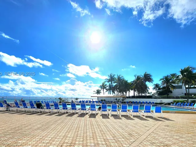 1-bedroom condo for rent in Hollywood - 3505 S Ocean Dr 407 - MondialRealty