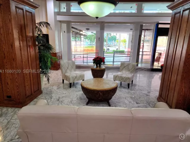 1-bedroom condo for rent in Hollywood - 3505 S Ocean Dr 407 - MondialRealty