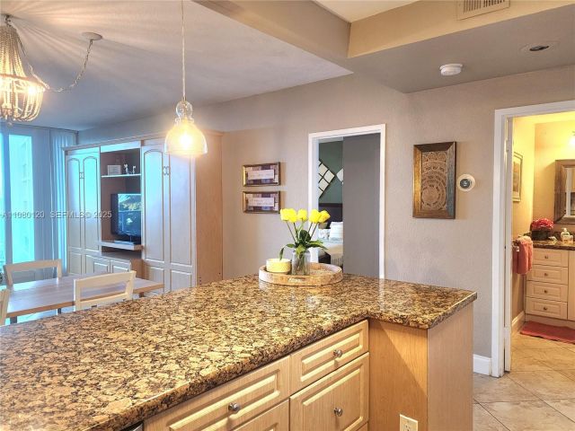 Apartment for rent  Unit #407 - photo 7443059