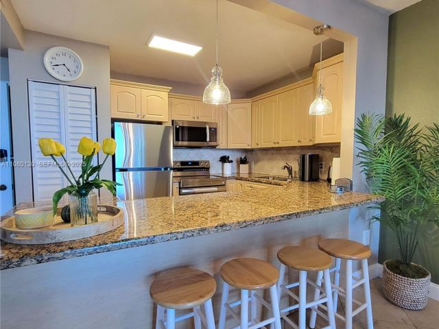 Apartment for rent  Unit #407 - photo 7443061