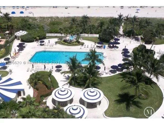 2-bedroom condo for rent in Miami Beach - 5151 COLLINS AV 1030 - MondialRealty