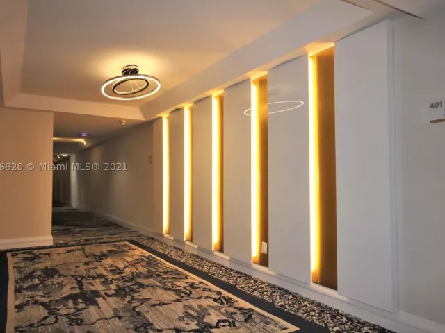 2-bedroom condo for rent in Miami Beach - 5151 COLLINS AV 1030 - MondialRealty