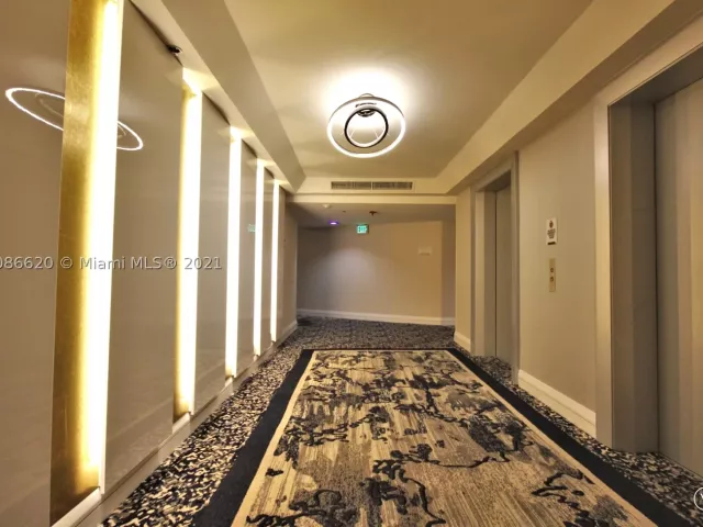 2-bedroom condo for rent in Miami Beach - 5151 COLLINS AV 1030 - MondialRealty
