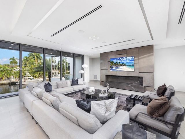 Home for rent at 440 Mola Ave - photo 7482802