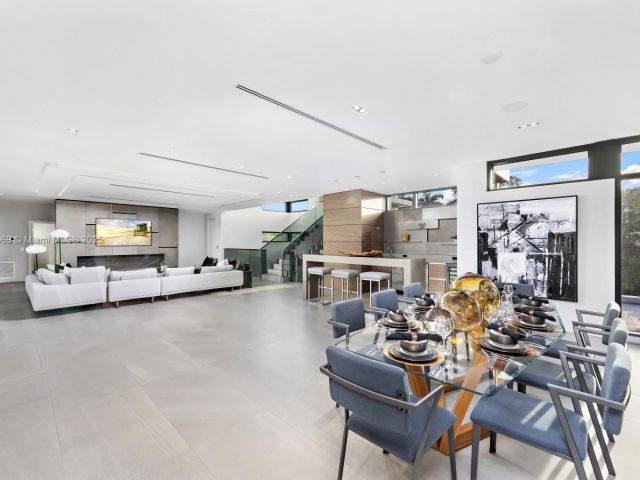 Home for rent at 440 Mola Ave - photo 7482803