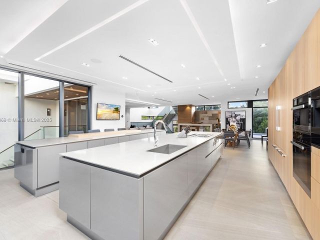 Home for rent at 440 Mola Ave - photo 7482806