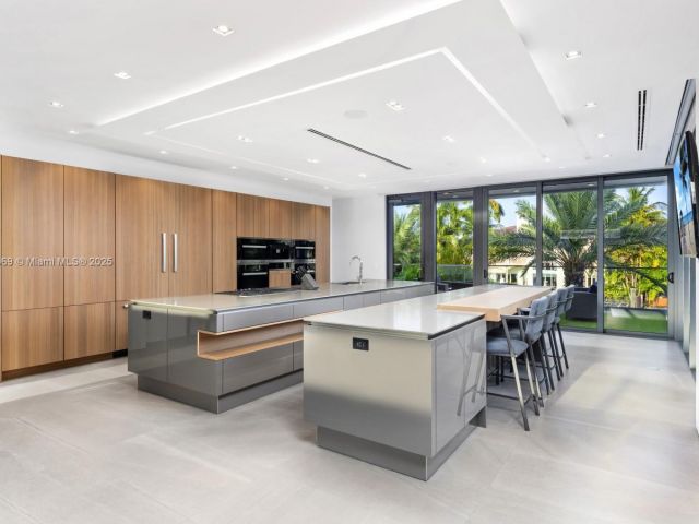 Home for rent at 440 Mola Ave - photo 7482807