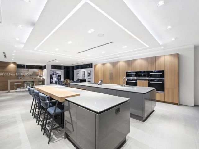 Home for rent at 440 Mola Ave - photo 7482808