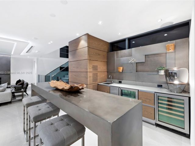 Home for rent at 440 Mola Ave - photo 7482809