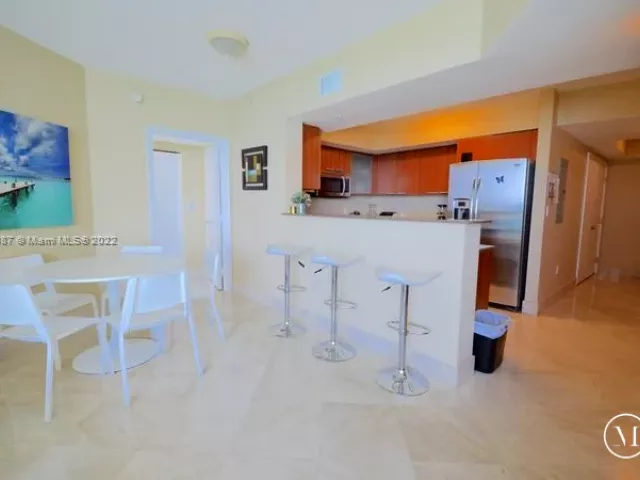 2-bedroom condo for rent in Sunny Isles Beach - 16699 Collins Ave 1509 - MondialRealty