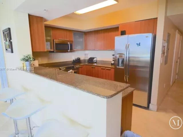 2-bedroom condo for rent in Sunny Isles Beach - 16699 Collins Ave 1509 - MondialRealty