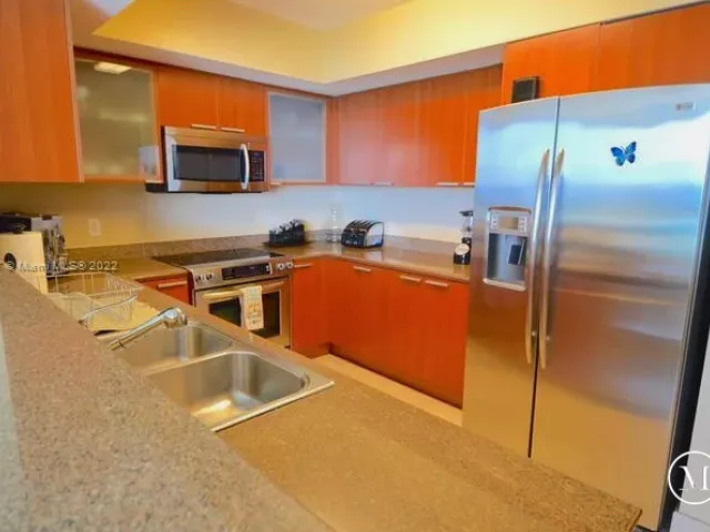 2-bedroom condo for rent in Sunny Isles Beach - 16699 Collins Ave 1509 - MondialRealty
