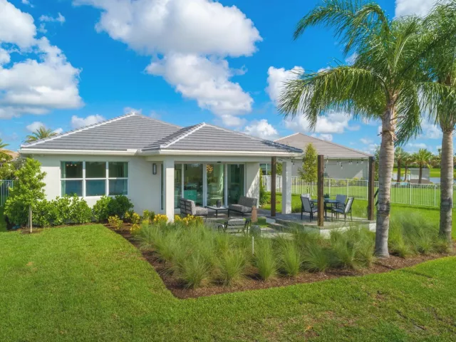 2-bedroom home for sale in Miami - 10735 SW Matisse Lane, Port St. Lucie, FL 34987 - MondialRealty